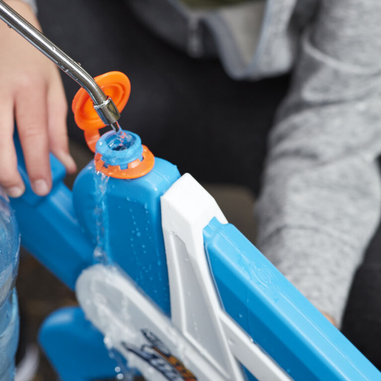 Nerf Super Soaker, blaster à eau Twister, tire 2 jets d'eau torsadés