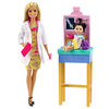 Coffret Barbie Docteure avec Poupée (30,4 cm), Table d'Auscultation, Rayons X, Stéthoscope, Instrument, Bloc-notes, Petite Patiente et Ours en peluche
