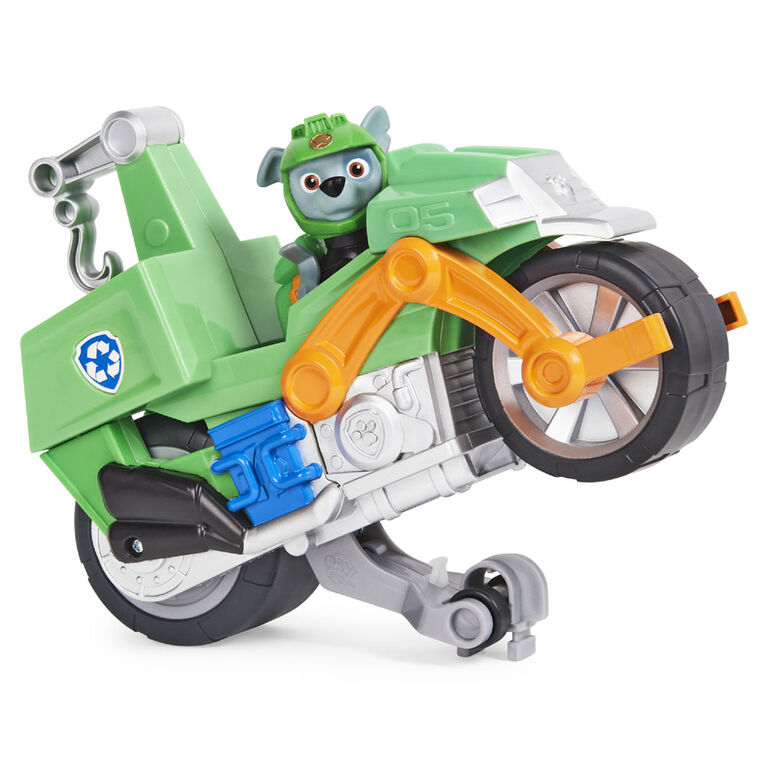 PAW Patrol, Moto Pups Rocky's Deluxe Pull Back Motorcycle Vehicle with  Wheelie Feature and Figure