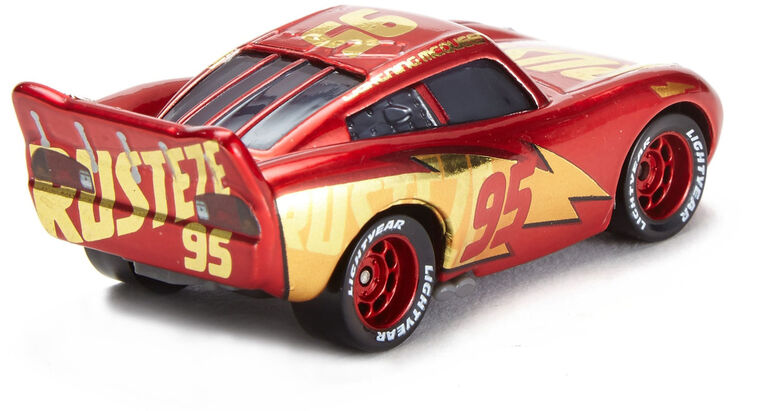 Disney/Pixar Cars 3 Rust-eze Racing Center Lightning McQueen Die-cast Vehicle - English Edition