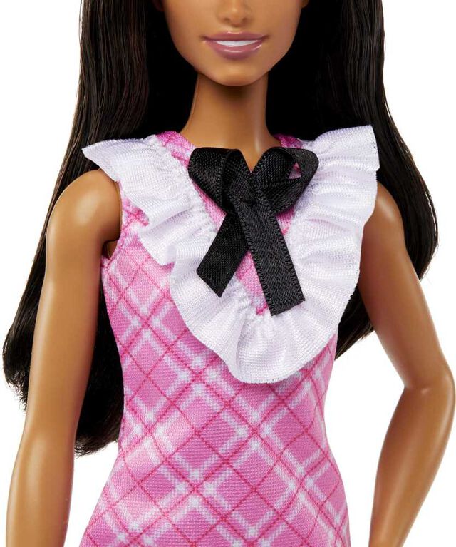 Barbie-Barbie Fashionistas 209-Poupée cheveux noirs, robe écossaise