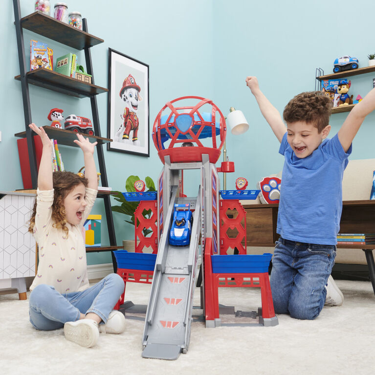 PAW Patrol, Ultimate City Tower du film transformable de 91 cm avec 6 figurines articulées à collectionner, véhicule, effets sonores et lumineux