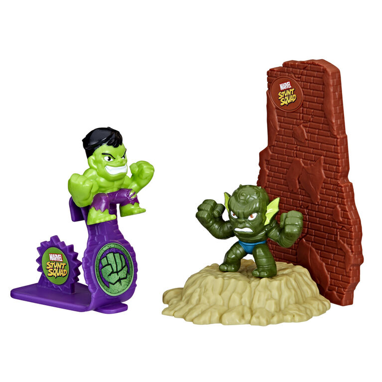 Marvel Stunt Squad Hulk vs. Abomination Playset with 1.5 Inch Action Figures