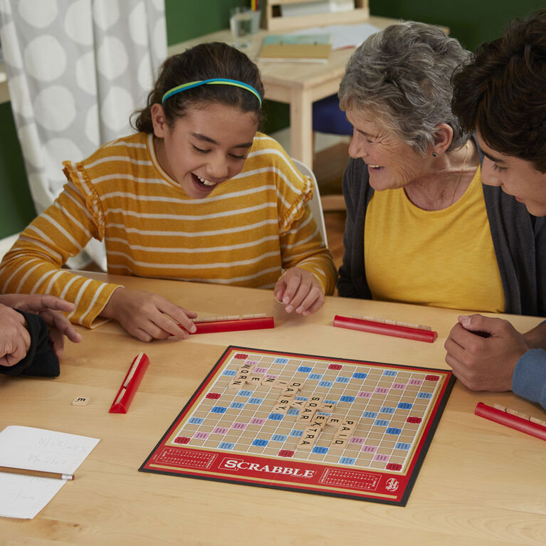 Hasbro Gaming - Jeu Scrabble - Édition anglaise - les motifs peuvent varier