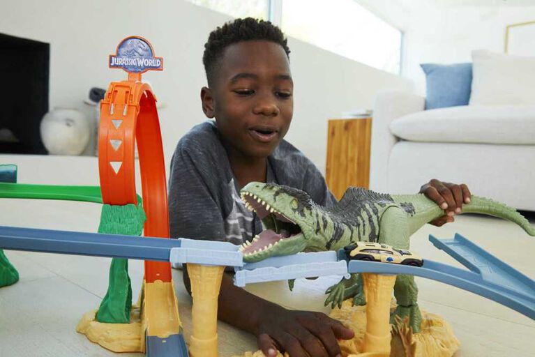 Hot Wheels Jurassic World Clash 'N Crash Track Set