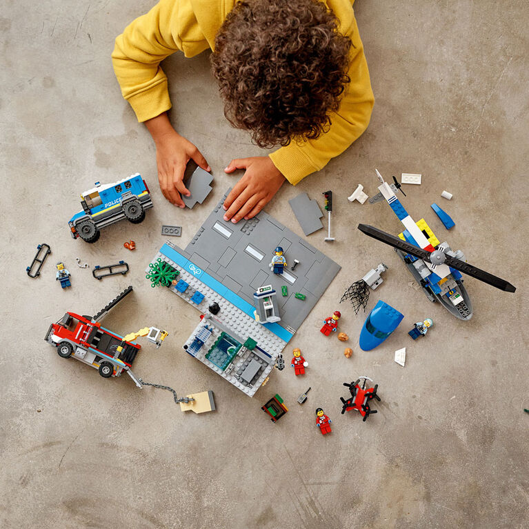 LEGO City Police Chase at the Bank 60317 Building Kit (915 Pieces)