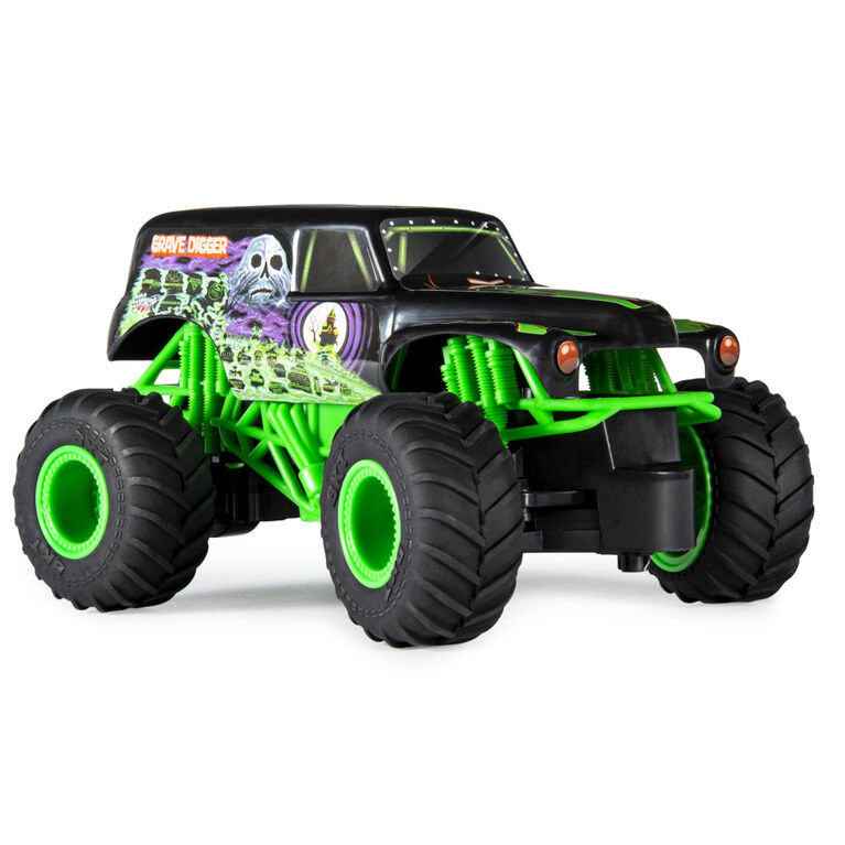 Monster Jam, Official Grave Digger Remote Control Monster Truck, 1:24 Scale, 2.4 GHz