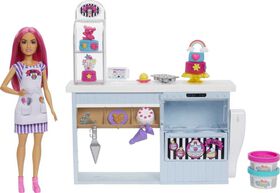 Barbie Bakery Playset with 12 in Petite Doll