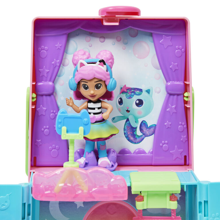 Gabby's Dollhouse, Dress-Up Closet Portable Playset with a Gabby Doll