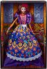 Poupée ​Barbie Día de Muertos 2022, vêtue d'une chemise, d'une veste et d'un sombrero