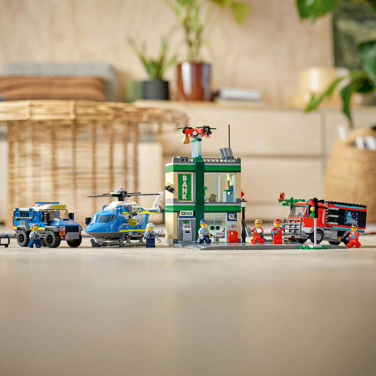 LEGO City Police Chase at the Bank 60317 Building Kit (915 Pieces)