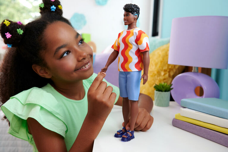 Barbie Fashionistas Ken Poupée 220, prothèse auditive