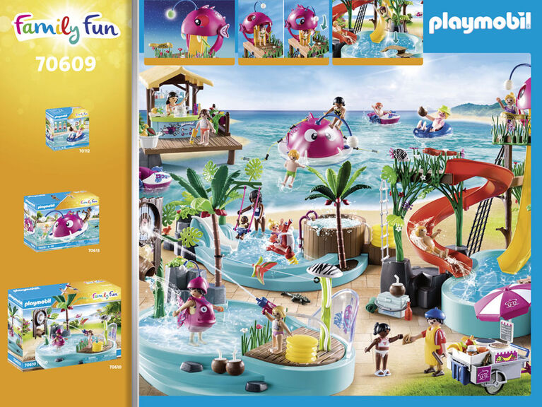 Parc aquatique avec toboggans