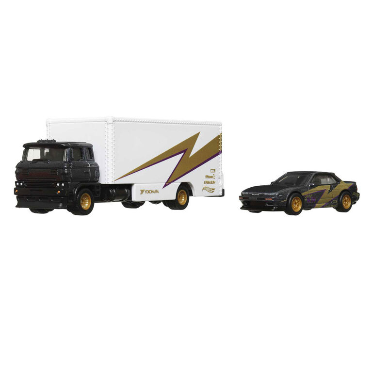 Hot Wheels Team Transport Truck & Race Car Sakura Sprinter