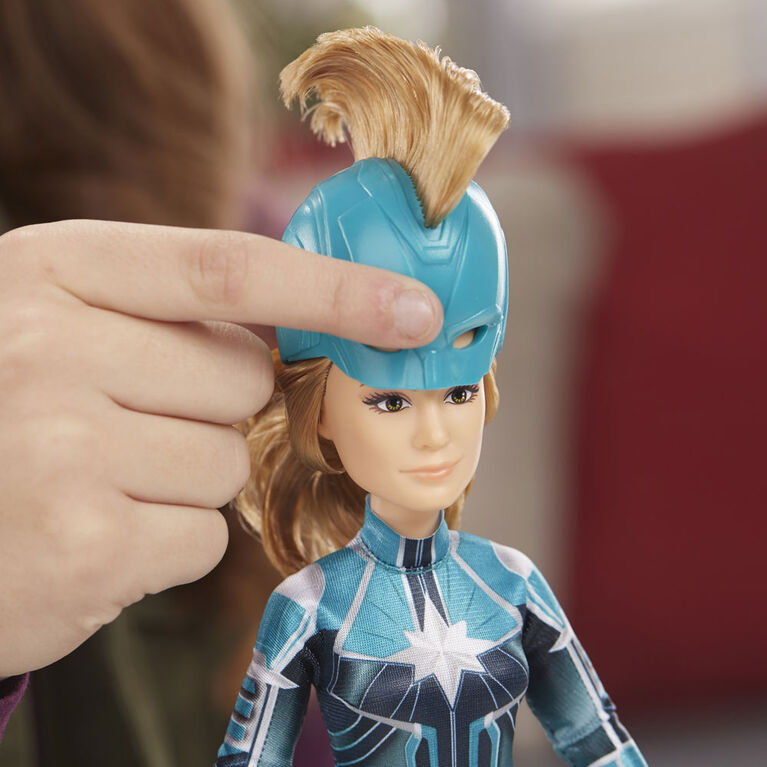 Marvel Captain - Poupée Capitaine Marvel (Starforce) avec casque.