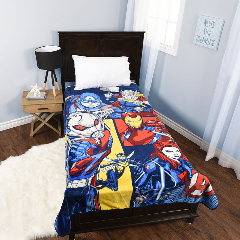 Marvel Avengers Micro Plush Throw, Marvel Avengers Queen Size Bedding