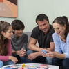 Beat the Parents, Jeu de société familial pour les enfants et les parents avec des défis loufoques (les éditions peuvent varier)