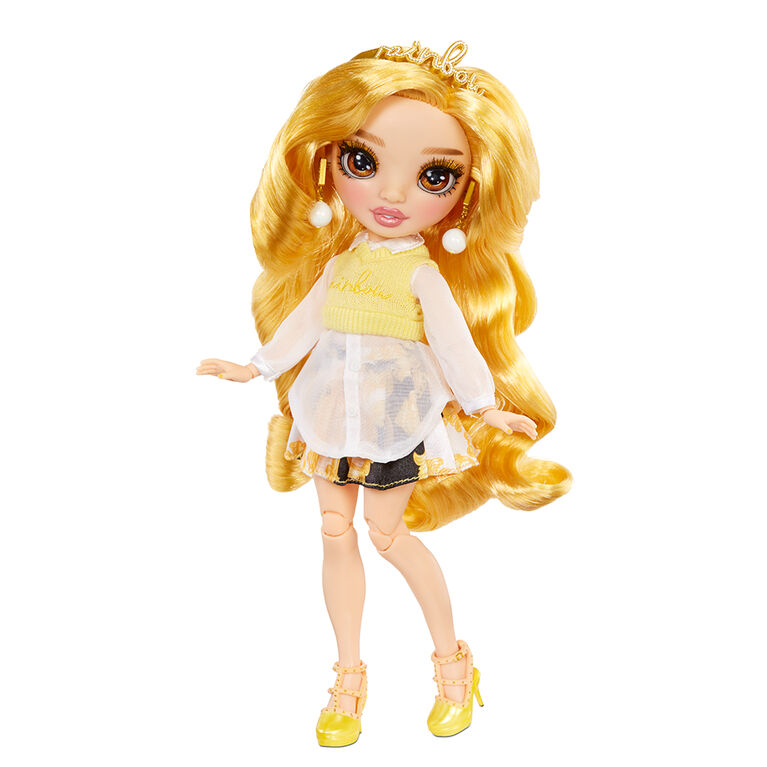 Rainbow High Sheryl Meyer - Poupée-mannequin jaune orangé (jaune) avec 2 tenues à agencer et associer et accessoires de poupée