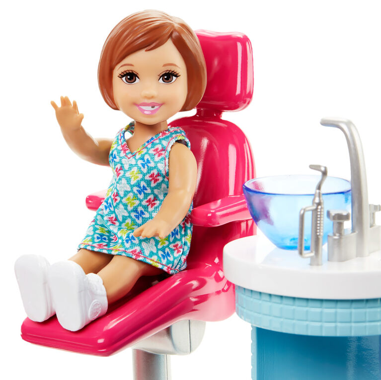 Barbie Carrières - Poupée Dentiste et coffret de jeu.