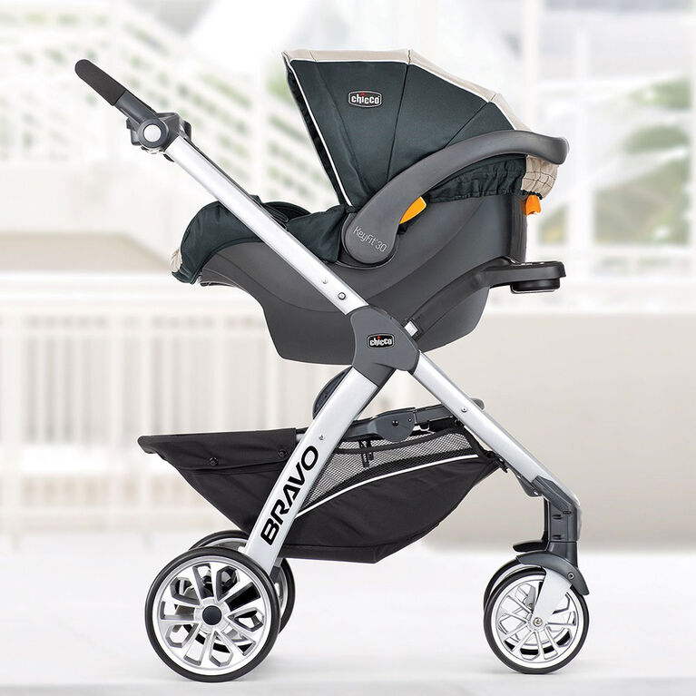 Systême de voyage Bravo Trio de Chicco avec siège d'auto pour bébé KeyFit 30 - Poetic.