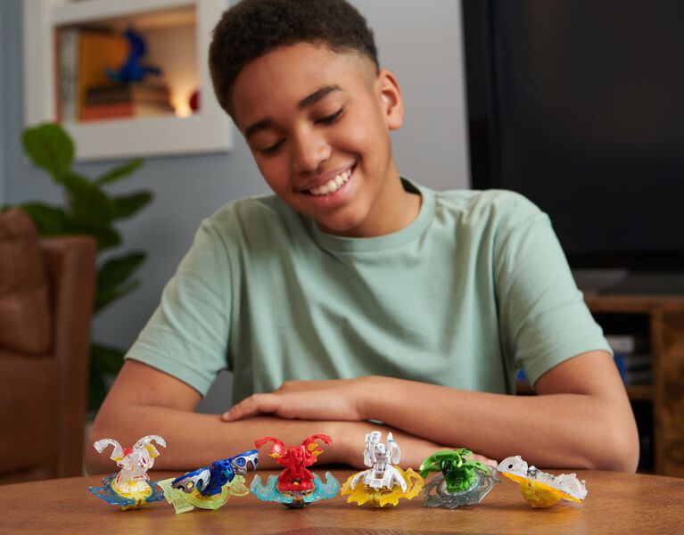 Bakugan Training Set with Octogan, Aquatic Clan Themed, Customizable Action Figure, Trading Cards, and Playset