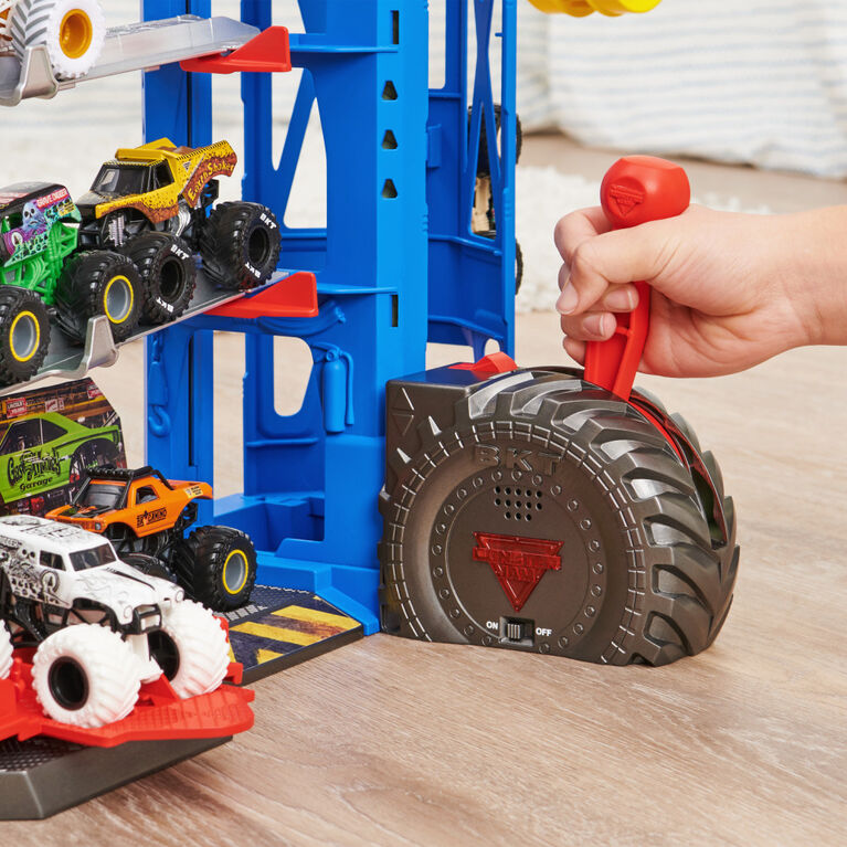 Coffret de jeu et rangement Monster Jam Garage avec monster truck Grave Digger exclusif, lumières et sons