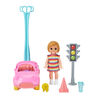 Barbie Skipper Babysitters Inc. Petite poupée et voiture jouet pour tout-petit avec feu de signalisation, cône, tasse et jouet Lion