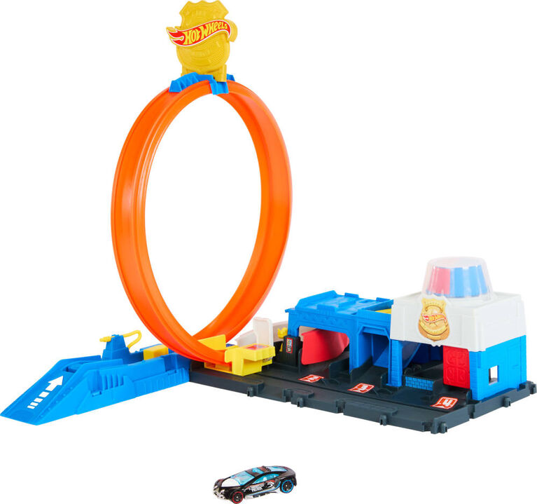 Hot Wheels City Super Police Station Playset with 1:64 Scale Police Toy Car & Adjustable Track Loop