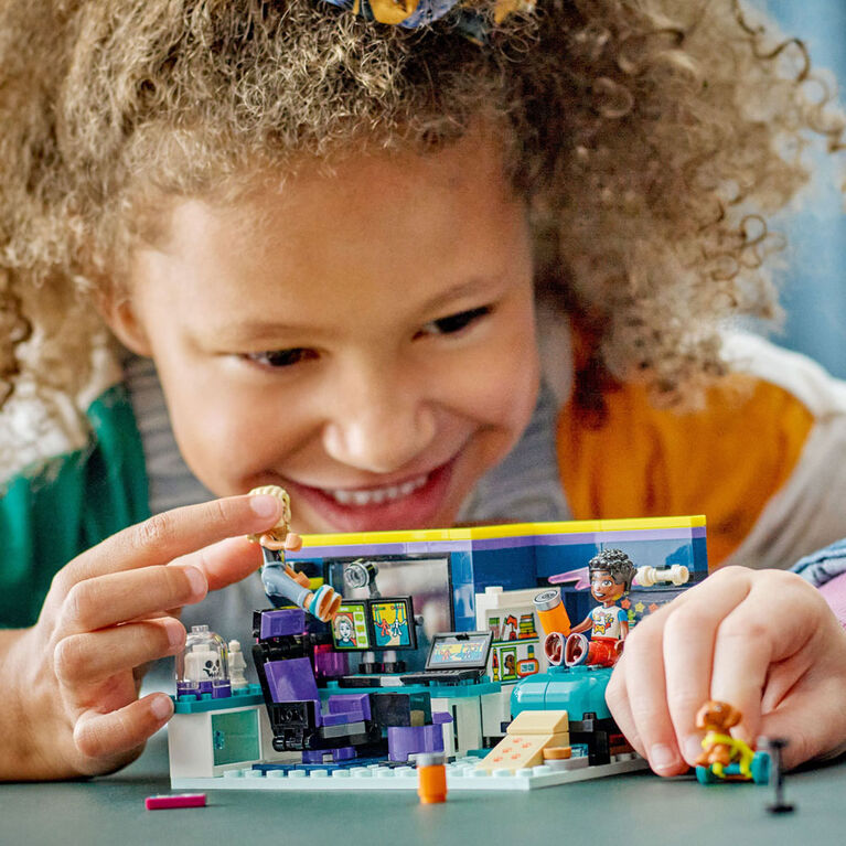 LEGO Friends 41755 La Chambre de Nova, Jouet sur Le Thème du Gaming, à  Collectionner avec la Mini-Poupée 2023 Zac et Chien Pickle, Idée Cadeau  Enfants