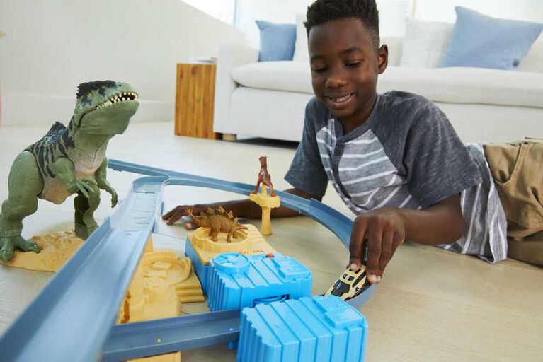 Hot Wheels Jurassic World Clash 'N Crash Track Set