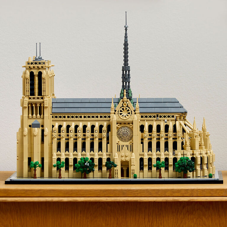 LEGO Architecture Notre-Dame de Paris Replica Build and Display Set 21061