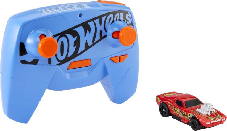 Hot Wheels Véhicule téléguidé 1:64 Rechargeable Rodger Dodger