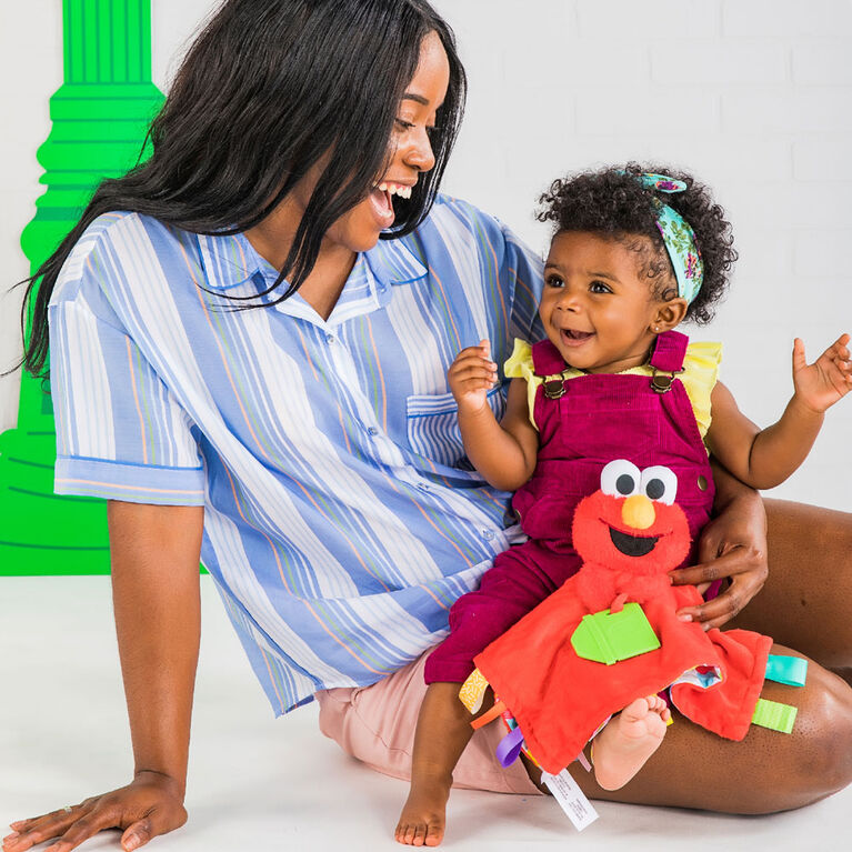 Snuggles with Elmo Baby's First Soothing Blanket