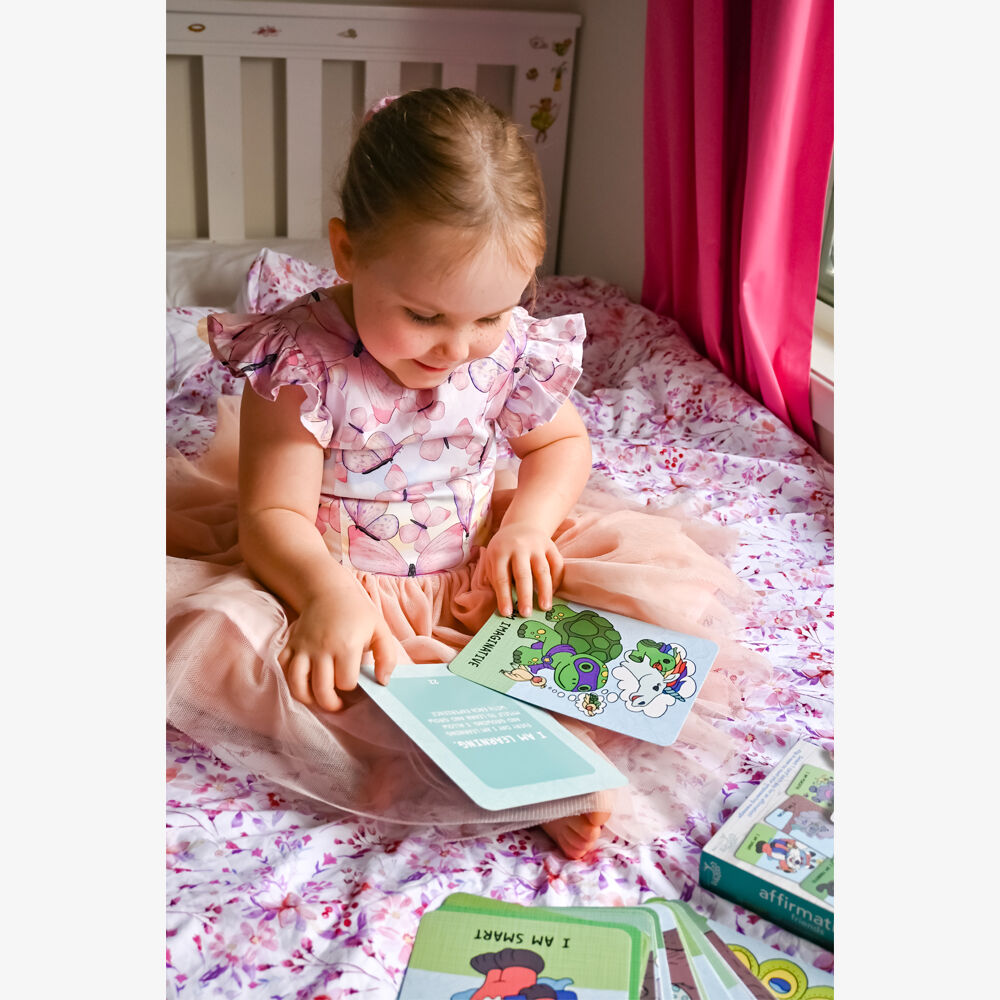 Mindful Living Affirmation Friends Cards - English Edition