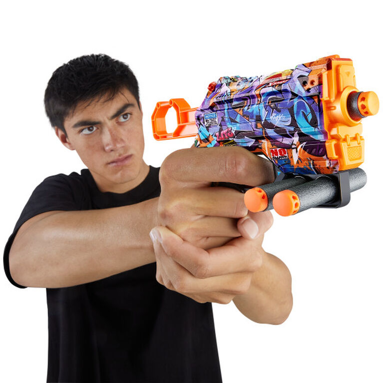 Zuru X-Shot Skins Menace Dart Blaster - Spray Tag (8 Darts)