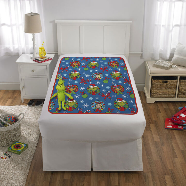 Grinch "Candy Cane Wishes" Hugger & Throw
