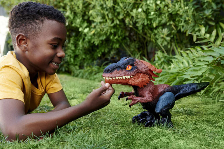 Jurassic World: Dominion Uncaged Ultimate Pyroraptor Dinosaur Toy