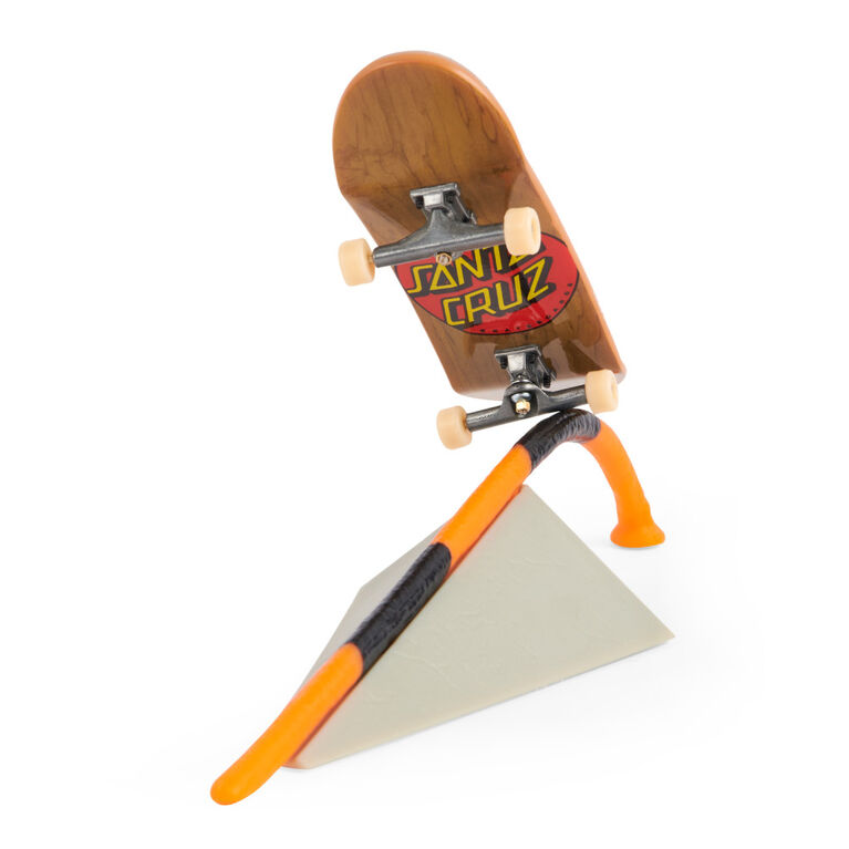 Tech Deck, Santa Cruz Skateboards Versus Series, Collectible Fingerboard 2-Pack and Obstacle Set