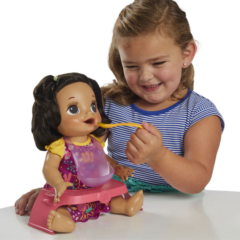 Baby Alive Poupee Bebe Adore Manger Aux Cheveux Noirs Et Lisses Toys R Us Canada
