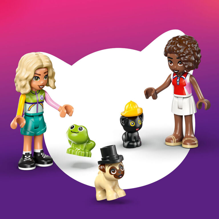 LEGO Friends La Camionnette d'Accessoires pour Animaux avec 2 MInipoup&eacute;es, ainsi qu'un Chaton, un Chien et une Grenouille - 42678