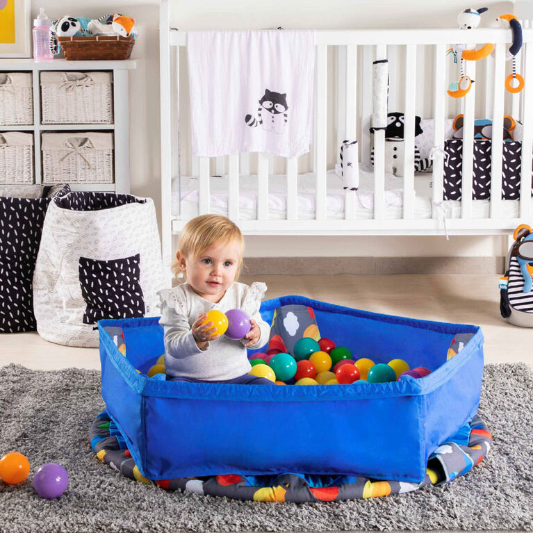 smarTrike Indoor Toddler Trampoline with Handle, Ball Pit - 100 Balls Included