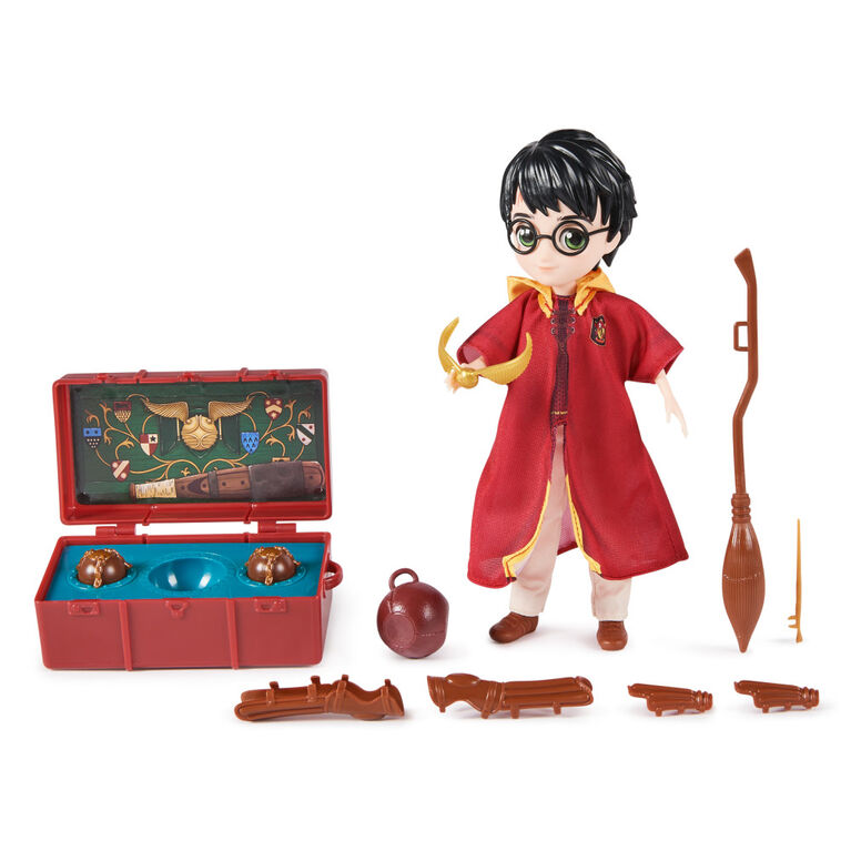 Wizarding World Harry Potter, Coffret Harry Potter Quidditch Gift Set avec poupée Harry Potter de 20,3 cm en tenue de Quidditch et 9 accessoires, 11 pièces