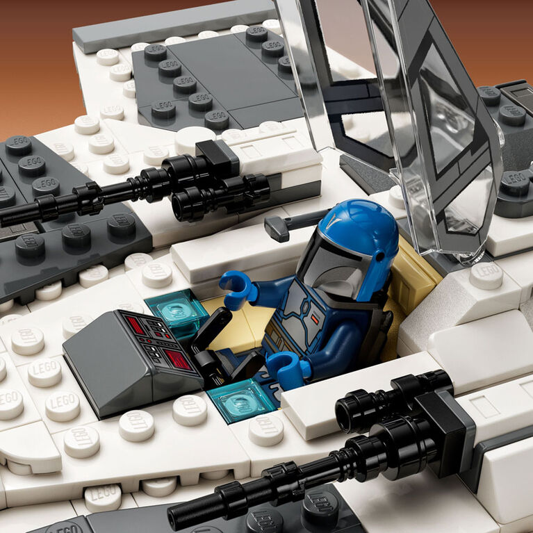 LEGO Star Wars Le chasseur Fang mandalorien contre l'Intercepteur TIE 75348 (957 Pièces)