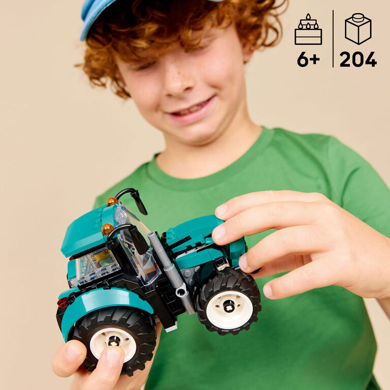 LEGO City Le tracteur - Ensemble de construction avec Fermier sur le Th&egrave;me de la Ferme - Cadeau pour les 6 ans et plus - 60498