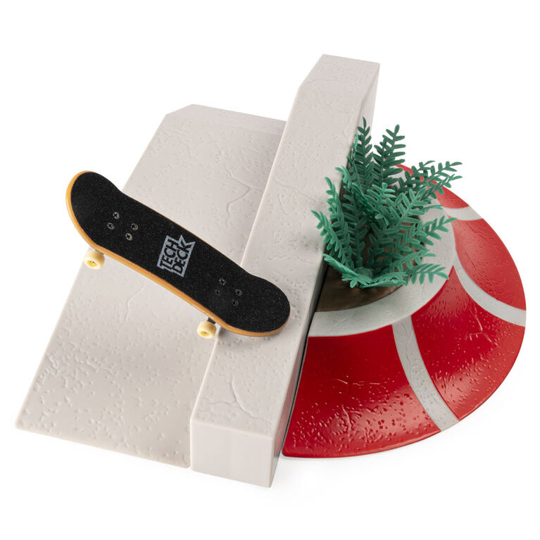Tech Deck, Build-A-Park World Tour, Paine's Park, Ramp Set with Signature Fingerboard - English Edition