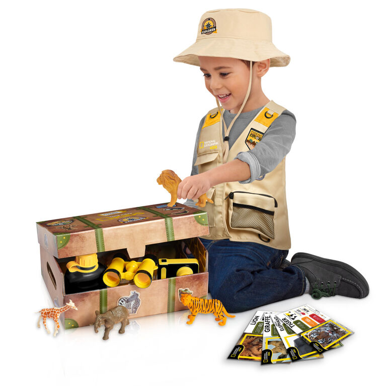 National Geographic Kids Safari Time Dress Up Trunk, 17 pieces - English Edition