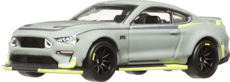 Hot Wheels Premium Car Culture Slide Street Ford Mustang RTR 1:64 Scale Collectible Toy Vehicle