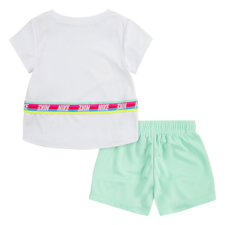 Ensemble T-shirt et Shorts Nike- Vert - Taille 3T