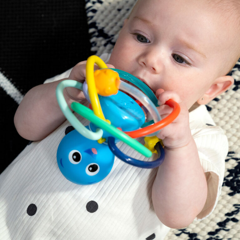 Baby Einstein - Jouet hochet et anneau de dentition Ocean Explorers Opus's Shake et Soothe Teether