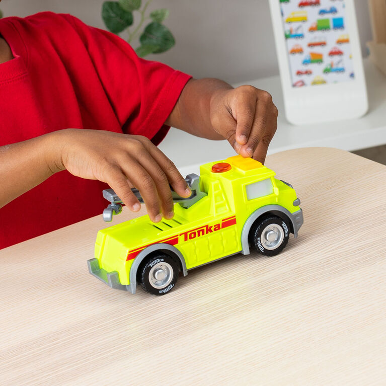 TONKA - MIGHTY FORCE Lights and  Sounds Tow Truck (Neon)